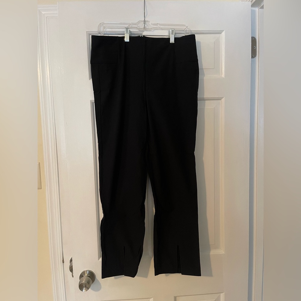 Athleta Wander Slim Ankle Pants
Black
Size 12
Good condition
Zipper enclosure